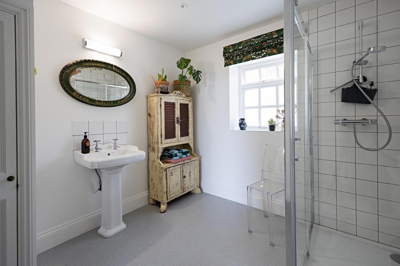 Paramount Apartments Ilfracombe, Arty Seaside Holiday Apartments Exterior foto