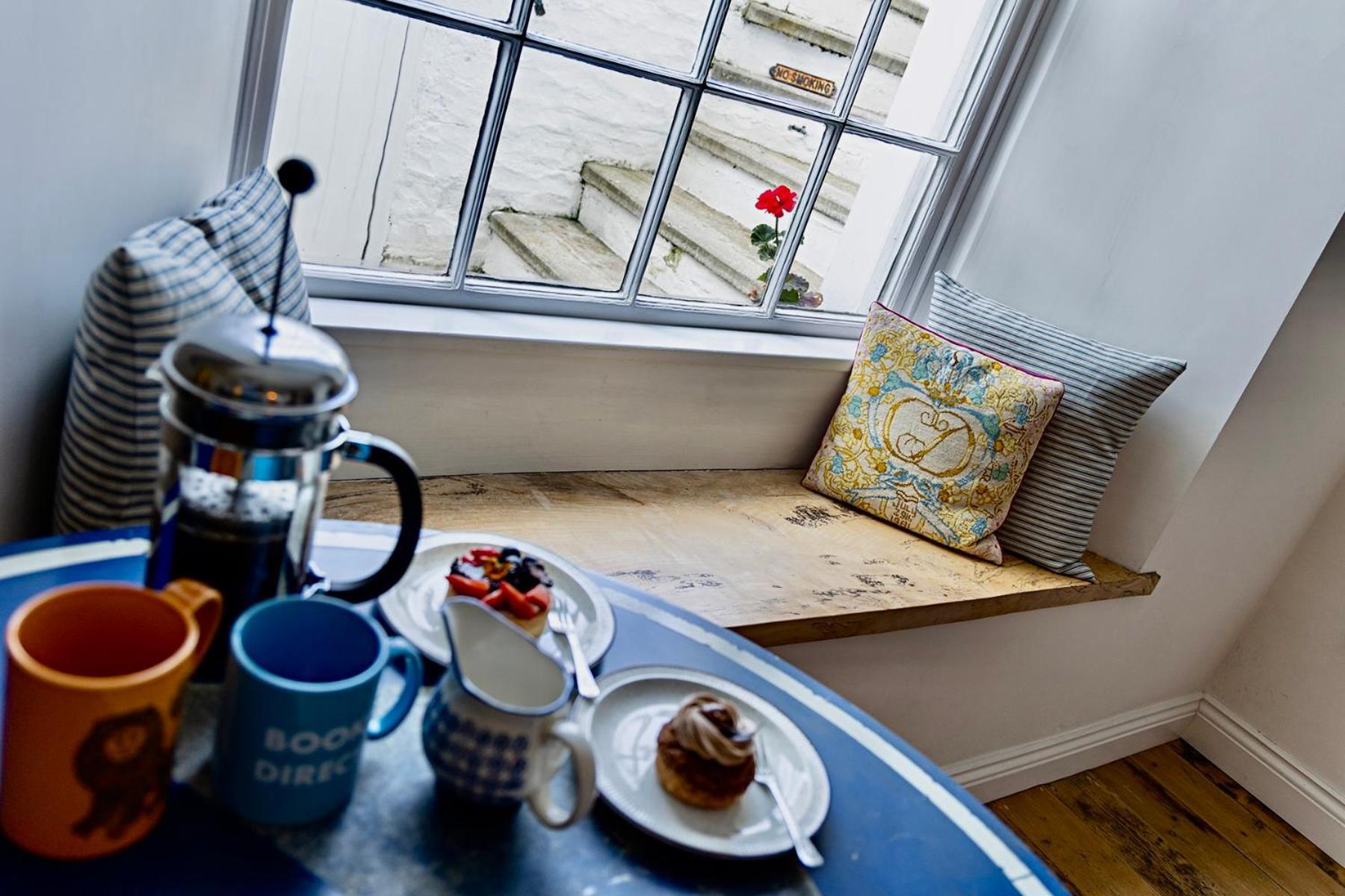 Paramount Apartments Ilfracombe, Arty Seaside Holiday Apartments Quarto foto