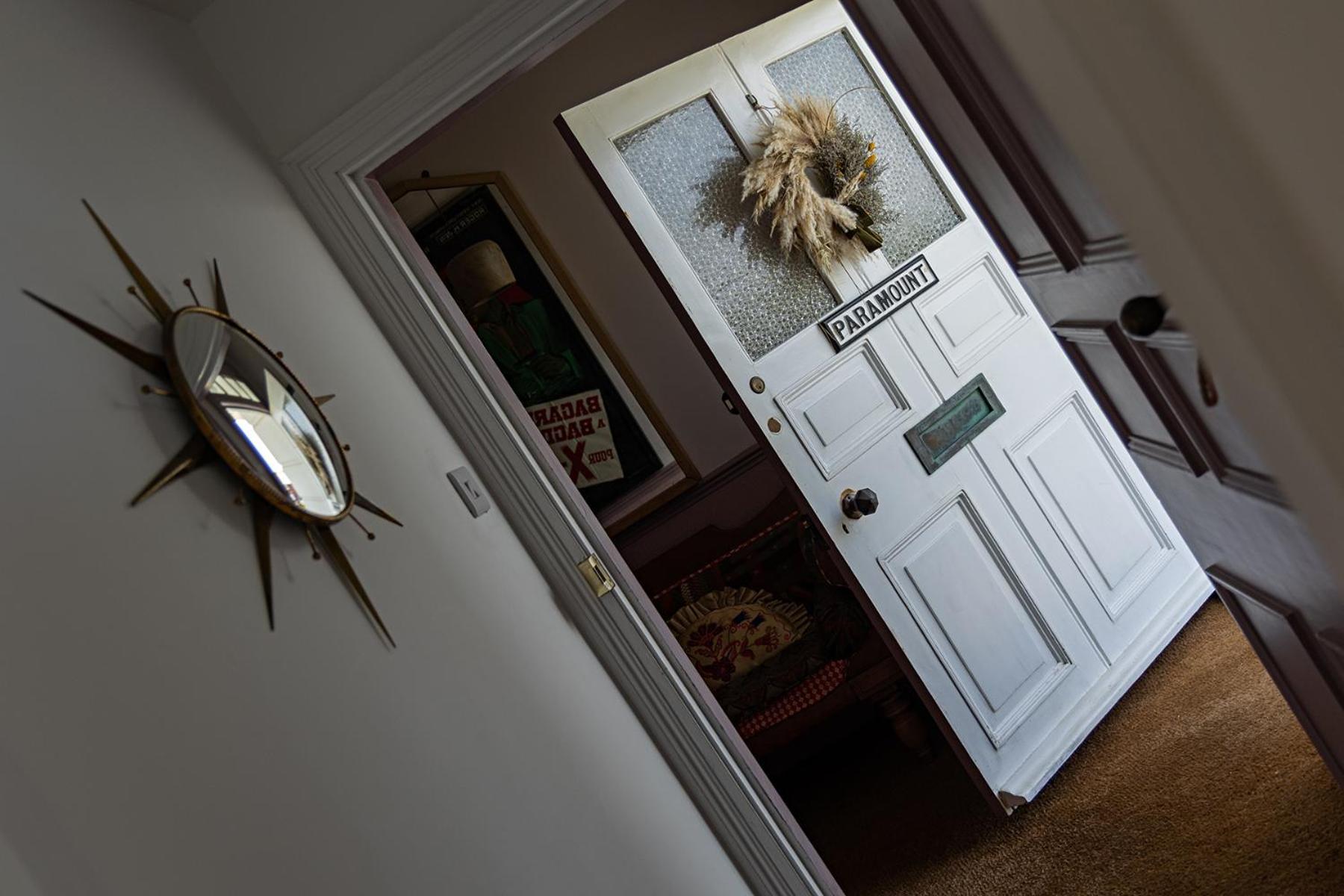 Paramount Apartments Ilfracombe, Arty Seaside Holiday Apartments Quarto foto